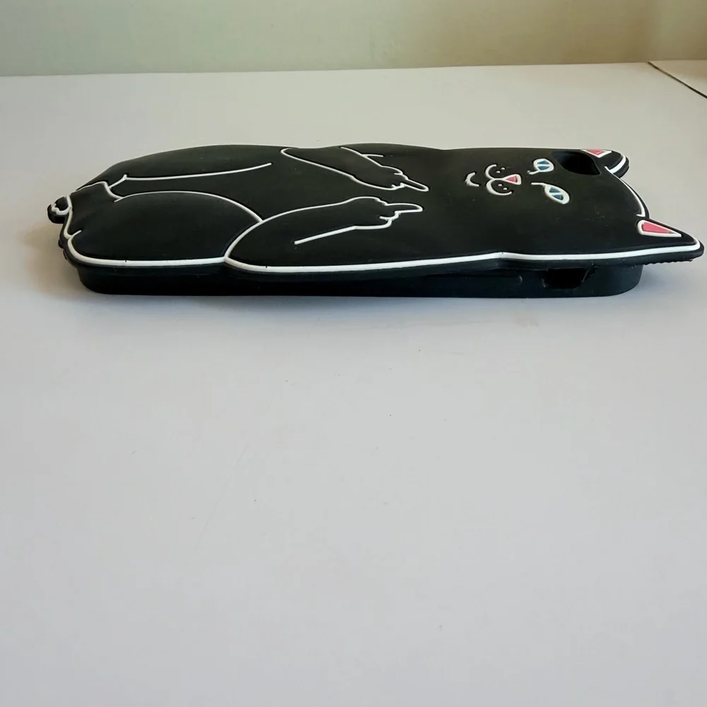 Black Cat Silicone Pet-Themed Phone Case - Playful Middle Finger Design